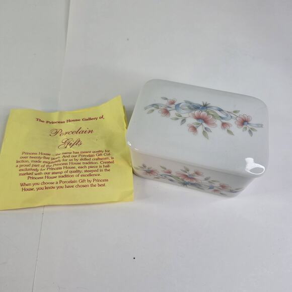 Princess House Exclusive Handcrafted Porcelain Vintage Trinket Box Japan Floral - Picture 3 of 12